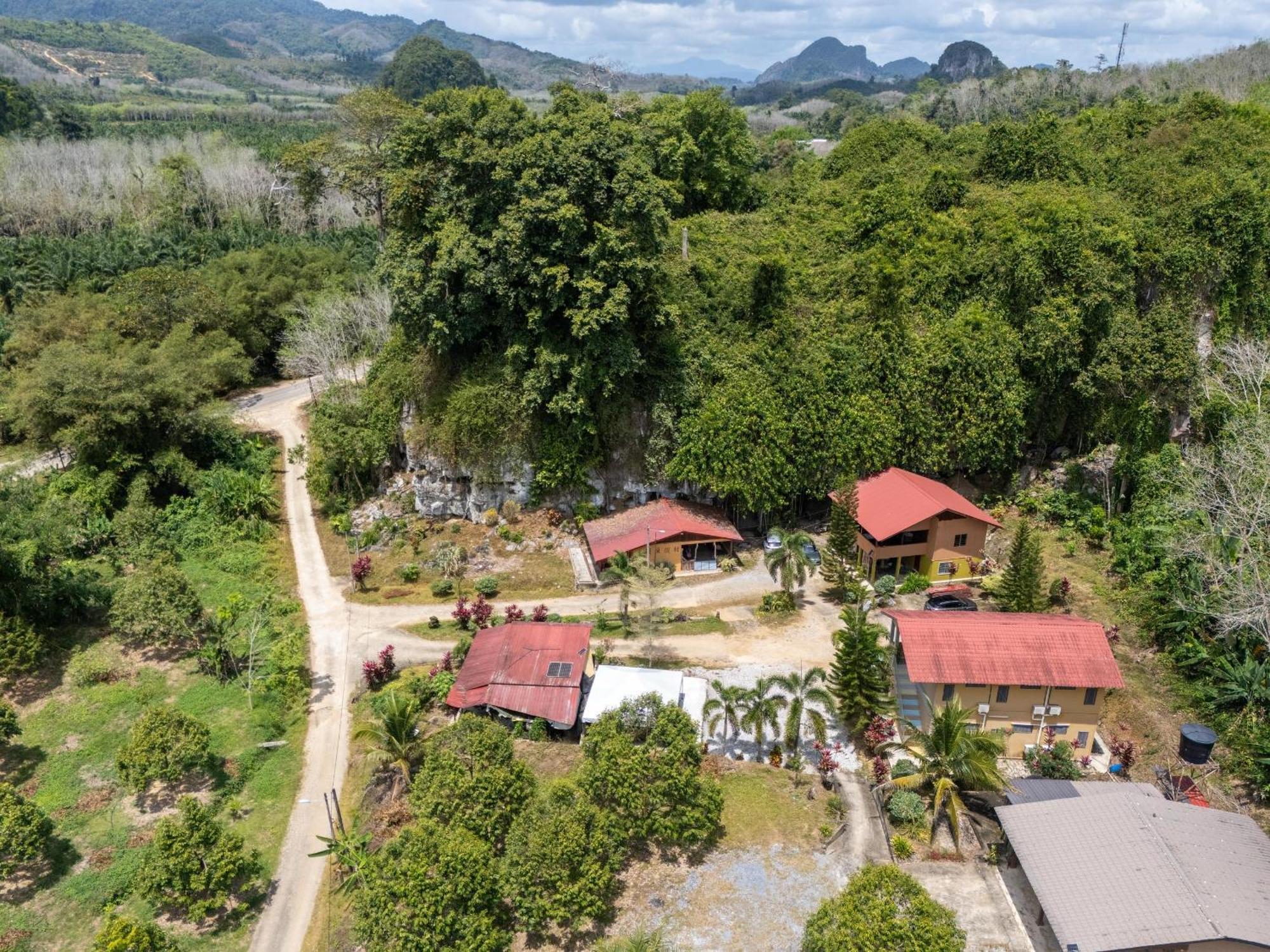 Country House Pulai Holiday Village Gua Musang Exterior foto
